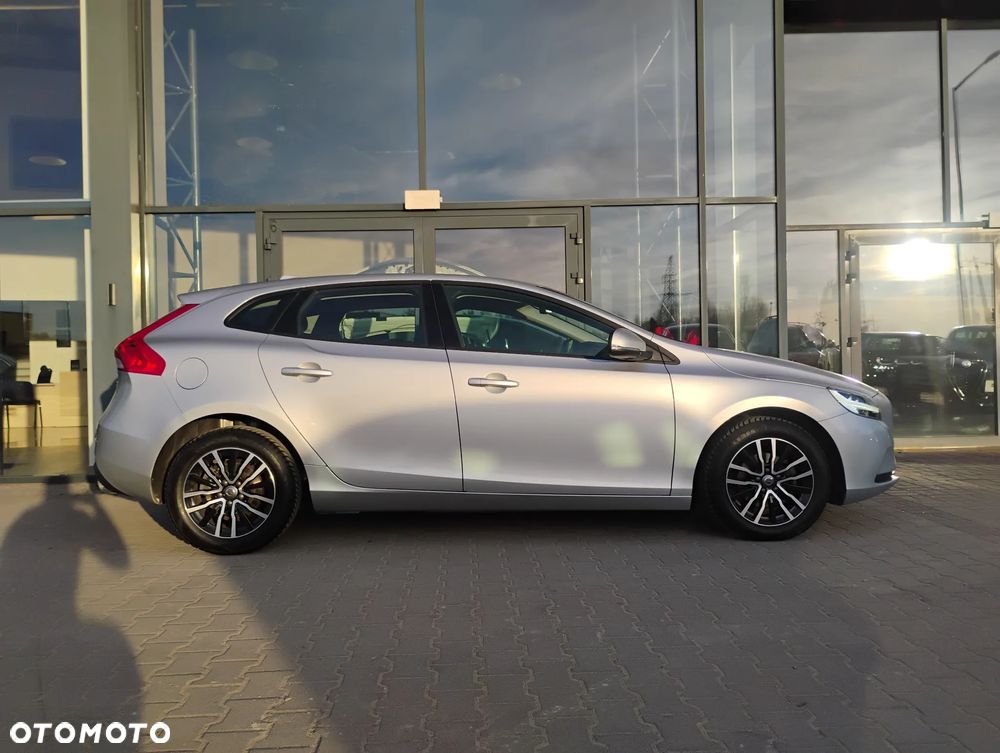Volvo V40 D2 Drive-E Momentum - 4