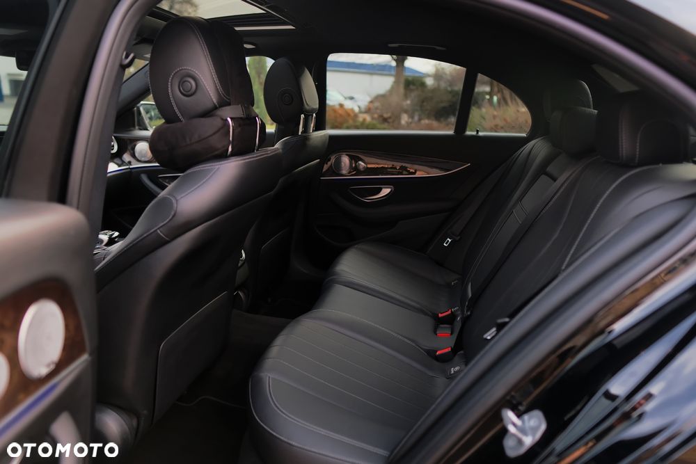 Mercedes-Benz Klasa E 300 9G-TRONIC - 28