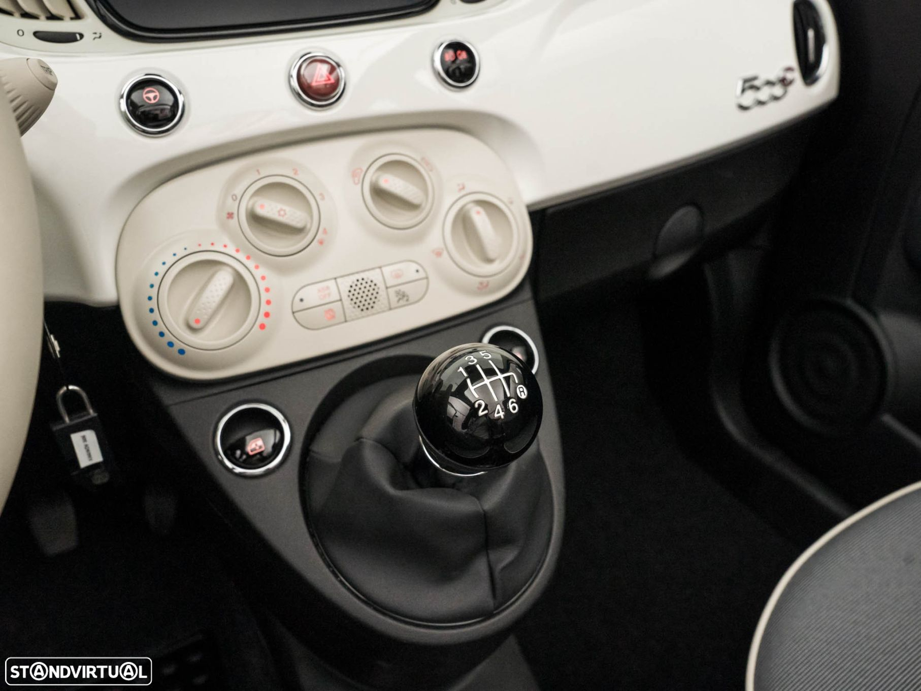 Fiat 500C 1.0 Hybrid Lounge - 23