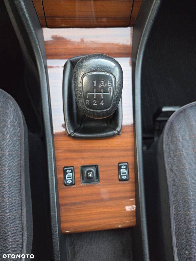 Mercedes-Benz W124 (1984-1993) ver-260-se - 19