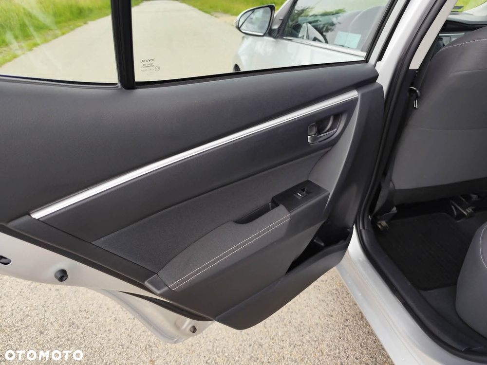 Toyota Corolla 1.6 Premium - 18