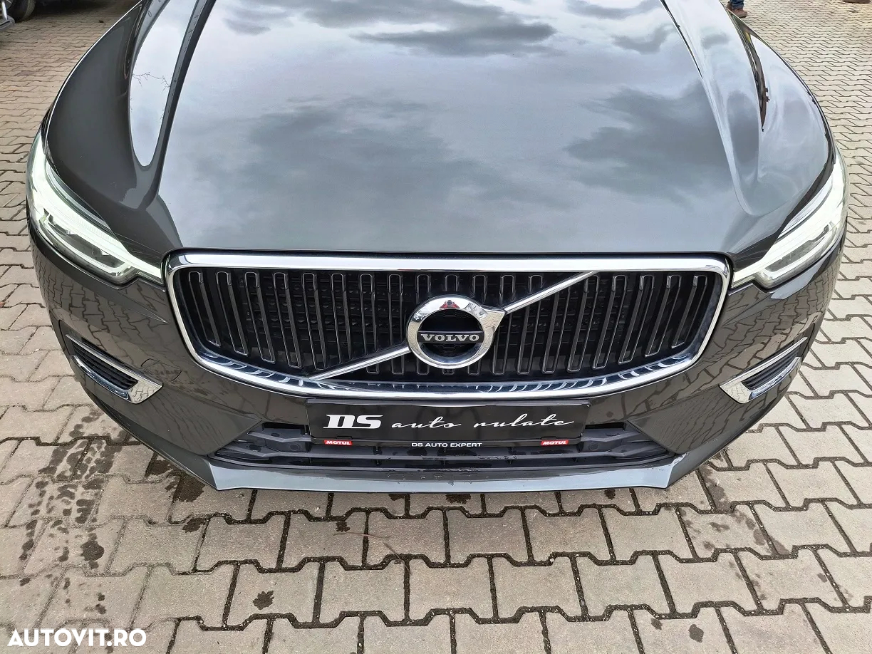 Volvo XC 60 T8 Twin Engine AWD Momentum Pro - 27