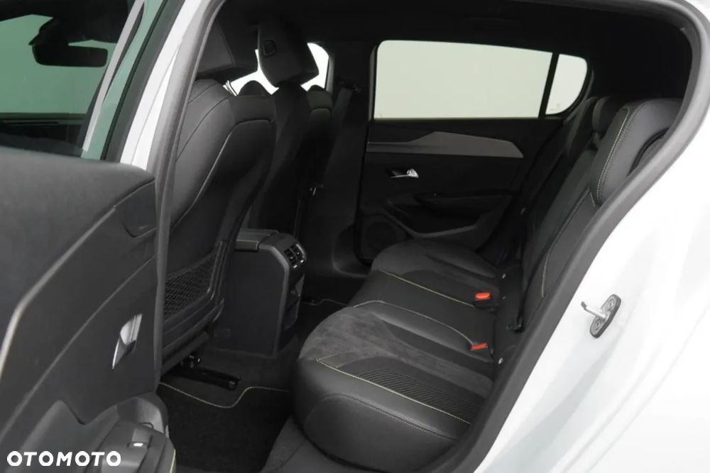 Peugeot 308 1.2 mHEV GT S&S e-DCS6 - 29