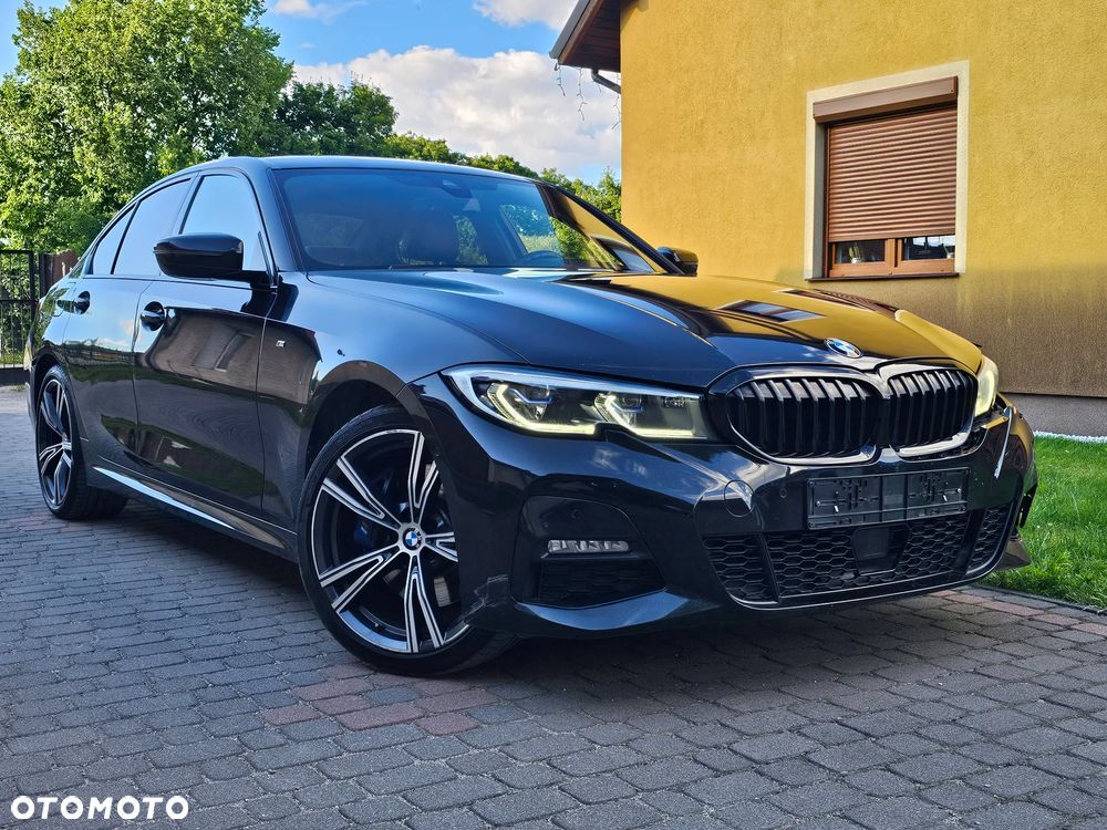 BMW Seria 3 330e M Sport - 1