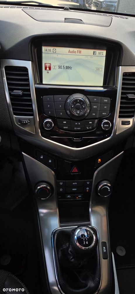 Chevrolet Cruze 1.8 LTZ - 25
