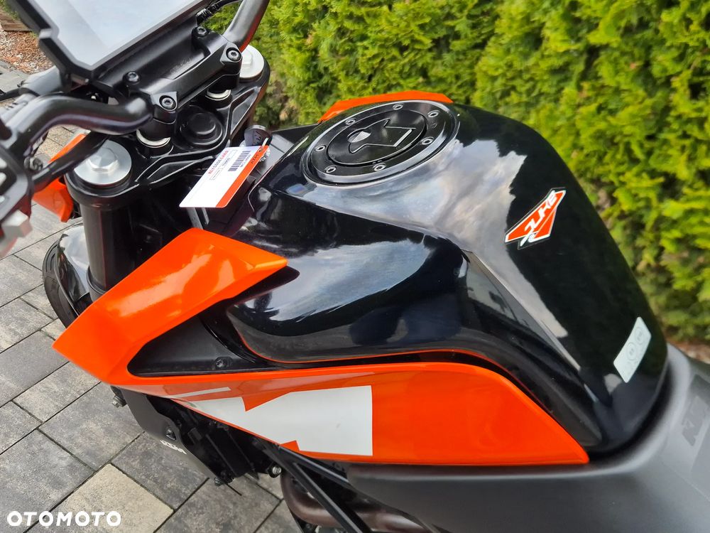 KTM Duke 125 - 21