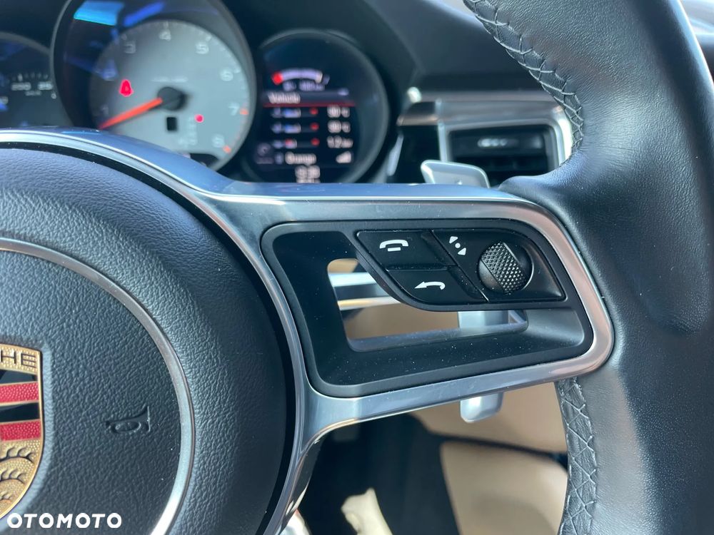 Porsche Macan - 29