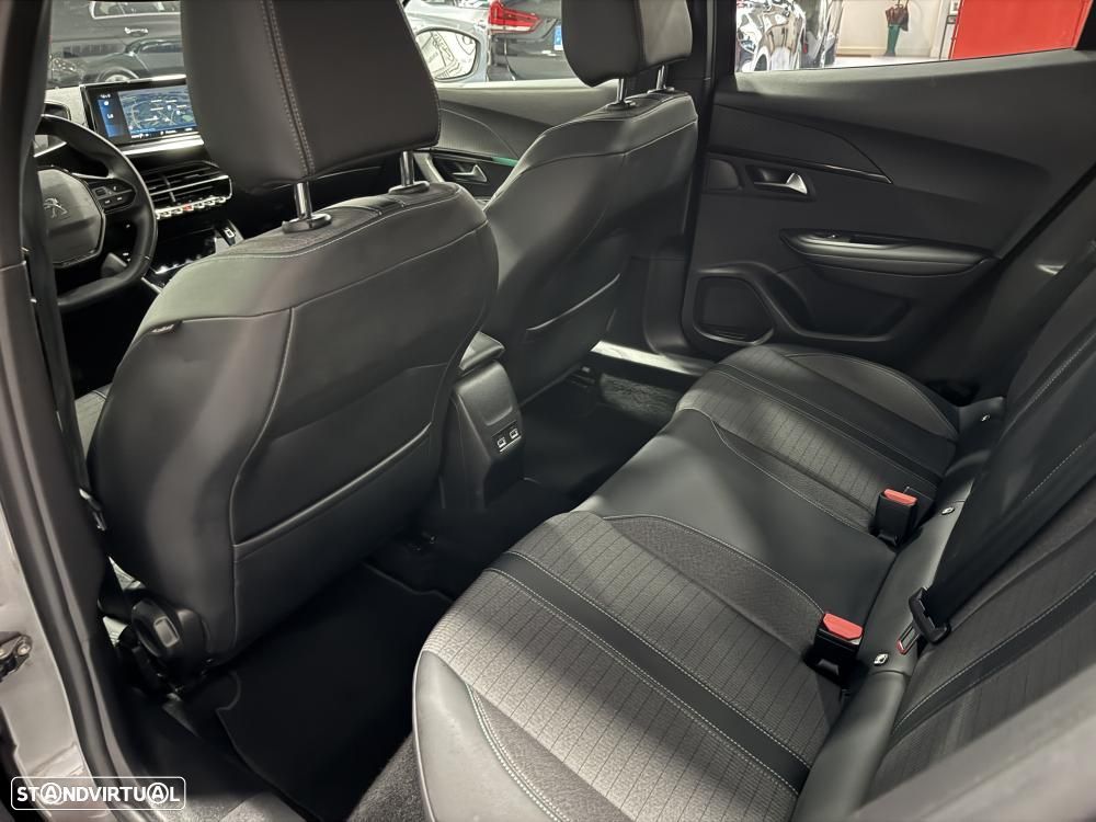Peugeot 2008 PureTech 100 Allure - 43