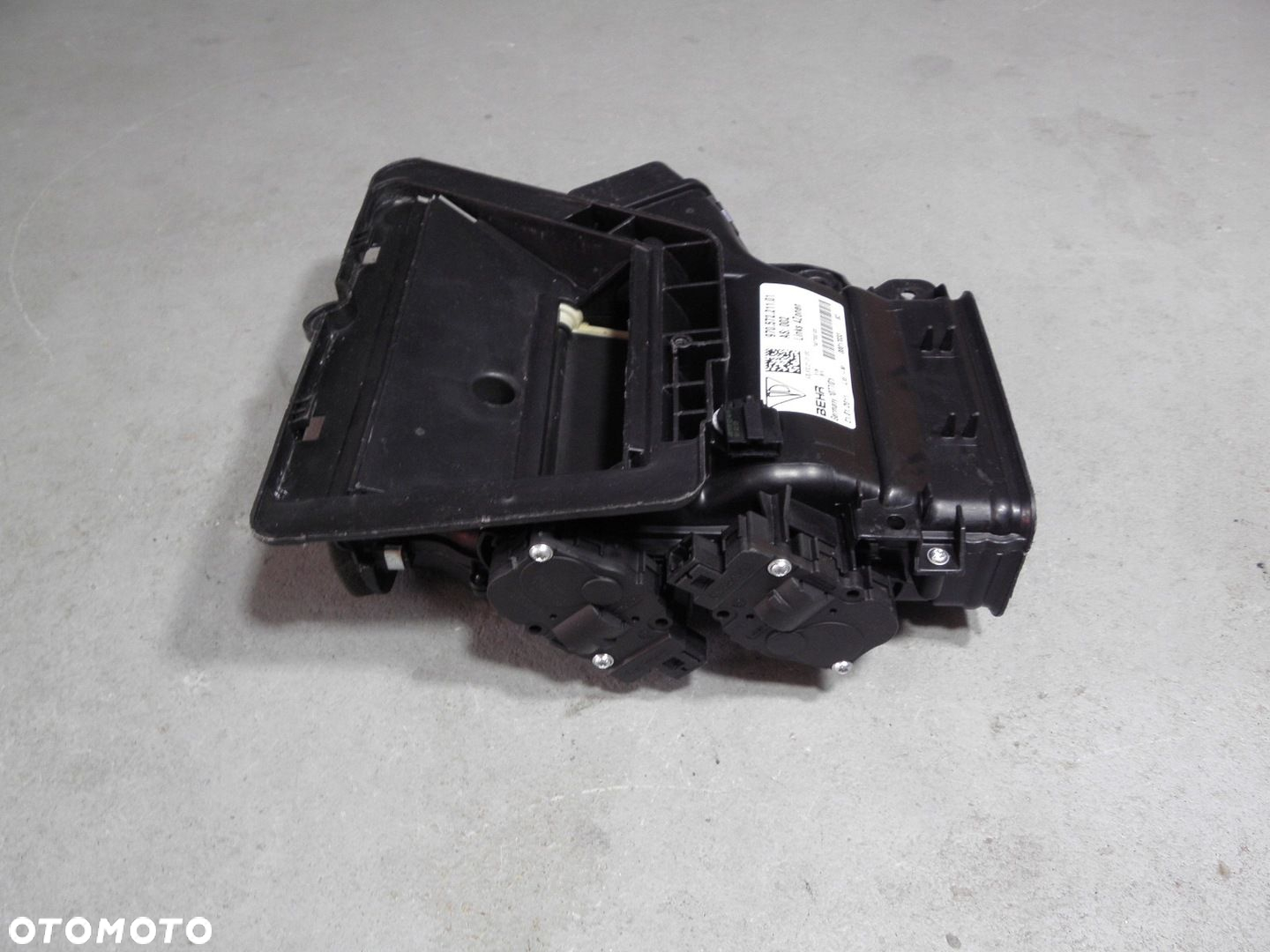 PORSCHE PANAMERA 970 // KIEROWNICA POWIETRZA DOLOT 97057221101 - 2