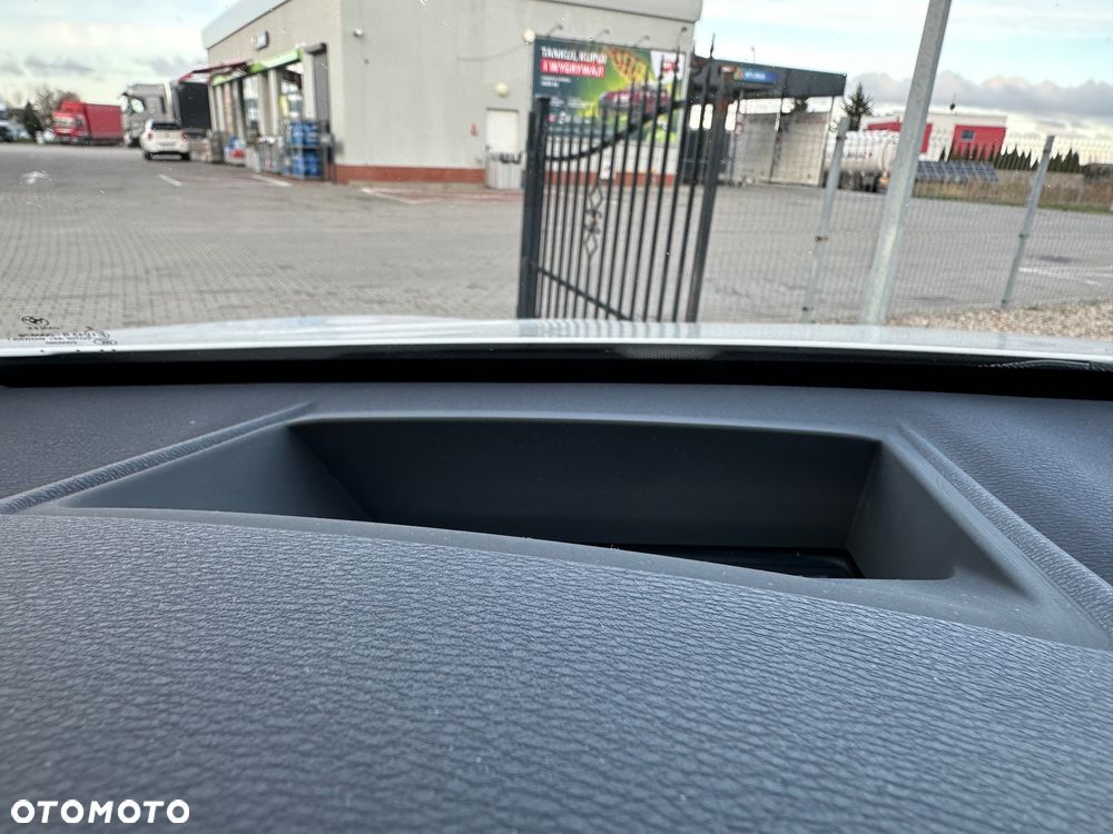 BMW X1 sDrive18d xLine - 21