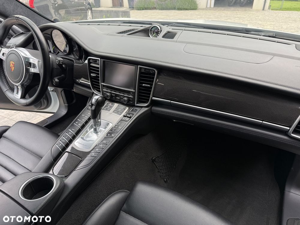 Porsche Panamera - 4