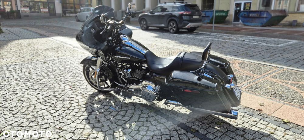 Harley-Davidson Touring Road Glide - 10