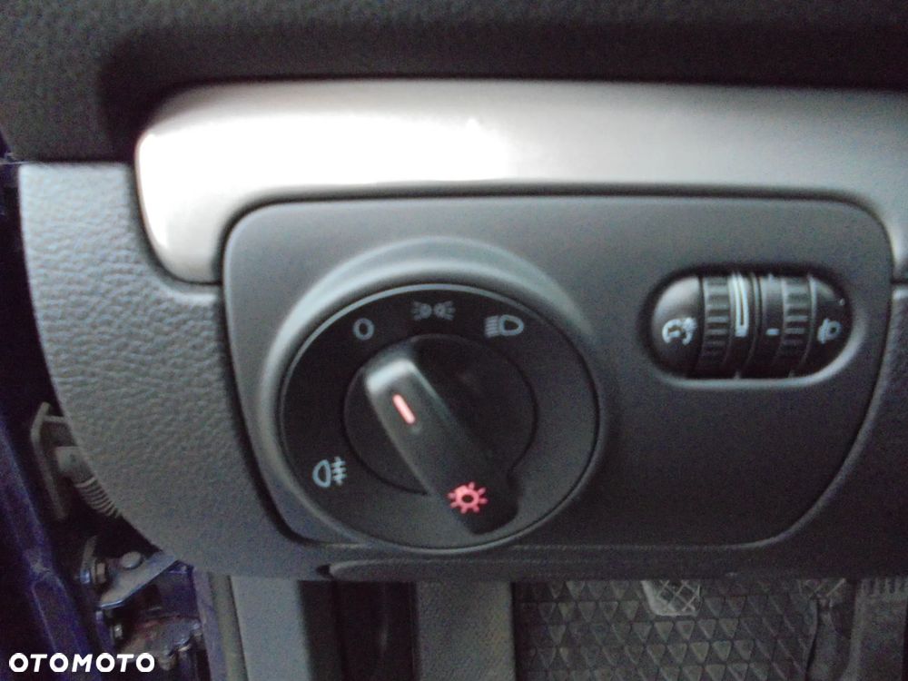 Volkswagen Golf 1.6 TDI DPF Comfortline - 9