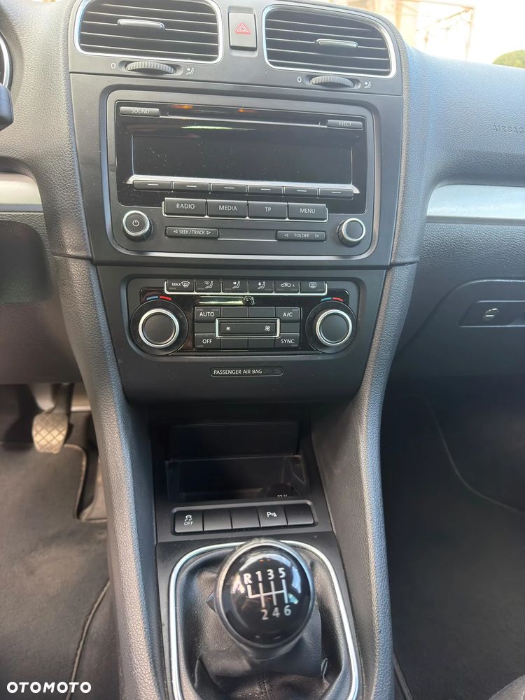 Volkswagen Golf - 11