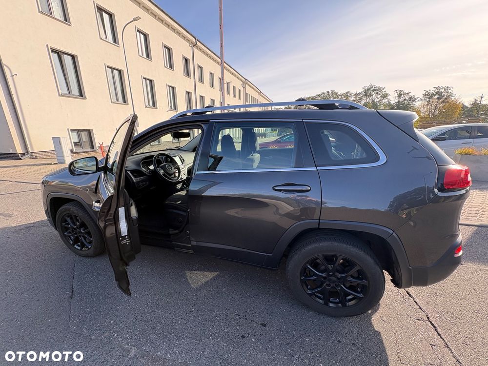 Jeep Cherokee - 7