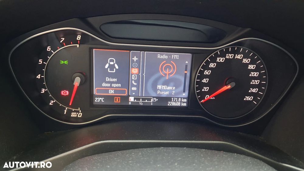 Ford Mondeo 1.6 EcoBoost Start-Stopp Titanium X - 11