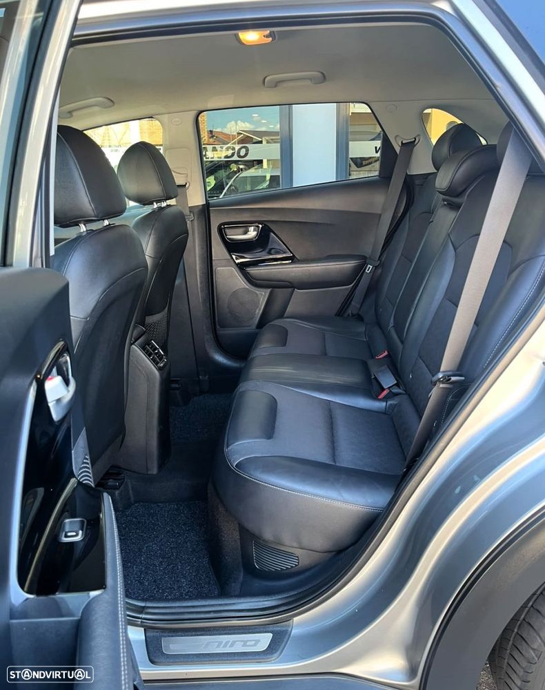 Kia Niro - 42