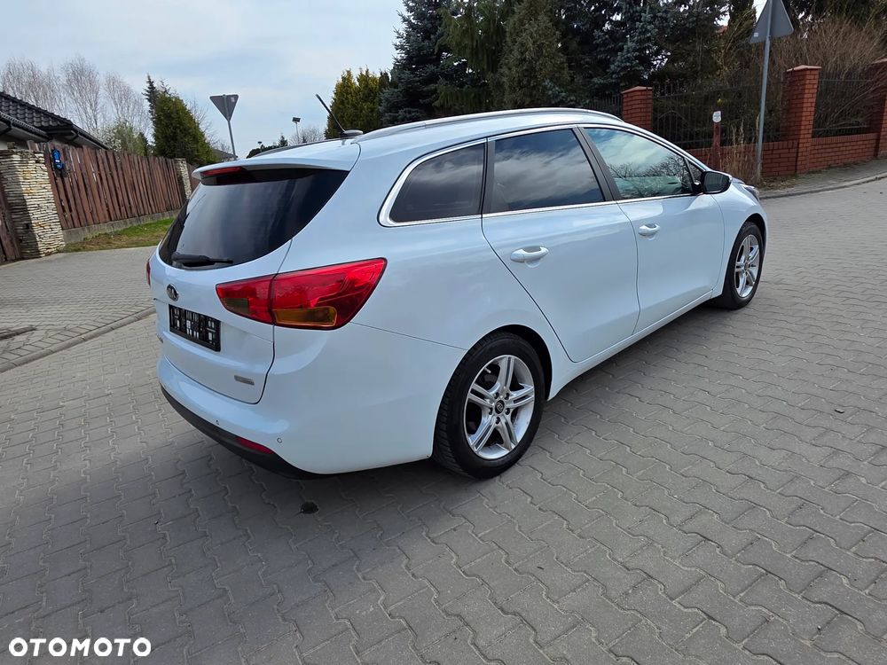 Kia Ceed 1.6 GDI Fifa World Cup Edition - 9