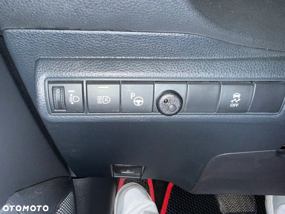 Toyota Corolla 2.0 Hybrid Comfort - 16