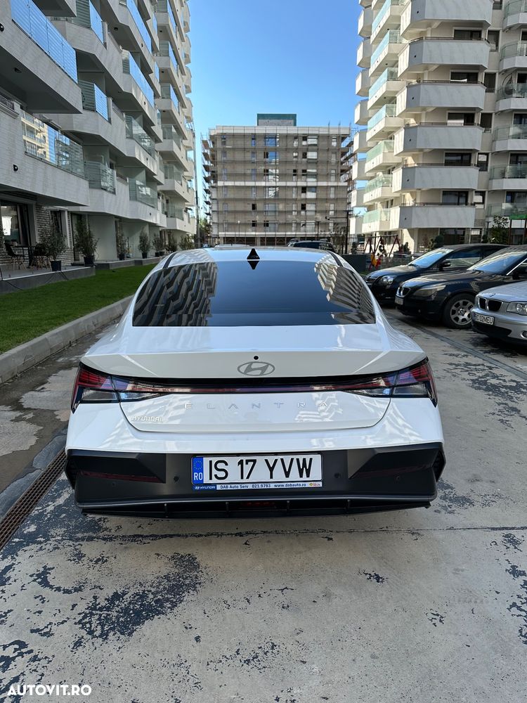 Hyundai Elantra 1.6 l 123 CP CVT Exclusive - 8