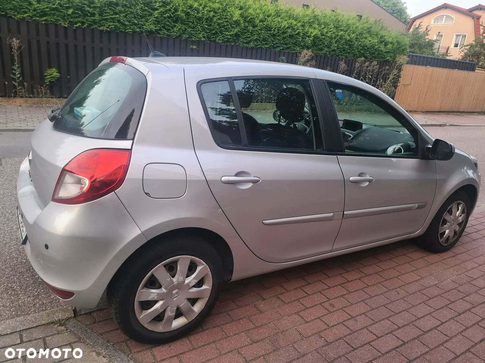 Renault Clio 1.2 16V 75 Collection - 7