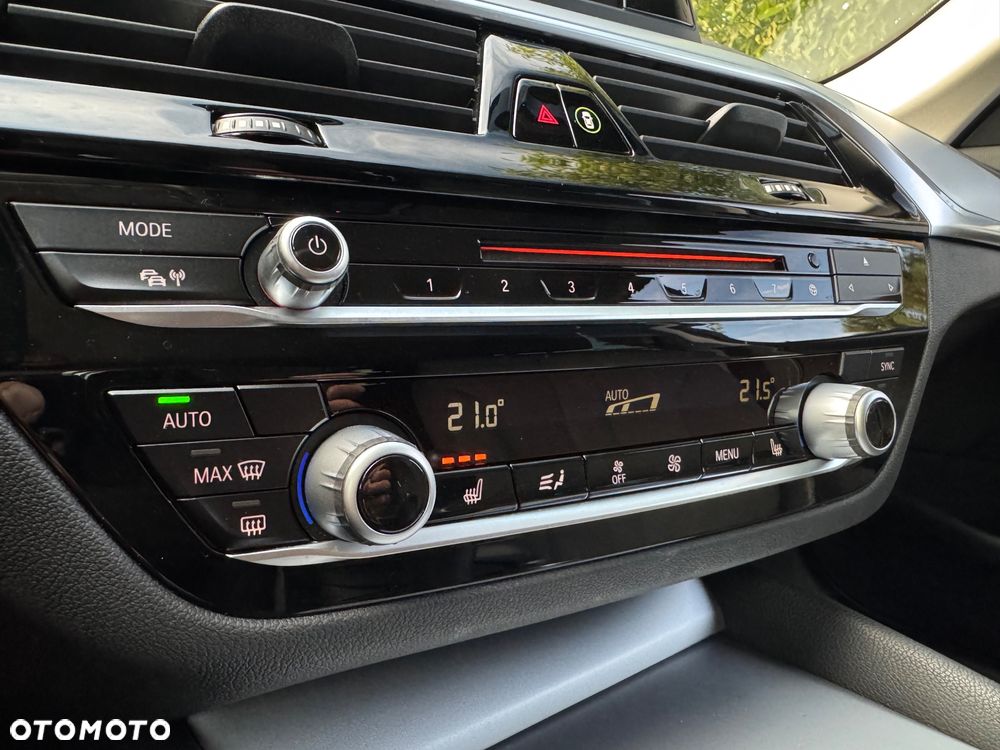 BMW Seria 5 520d xDrive Touring - 15