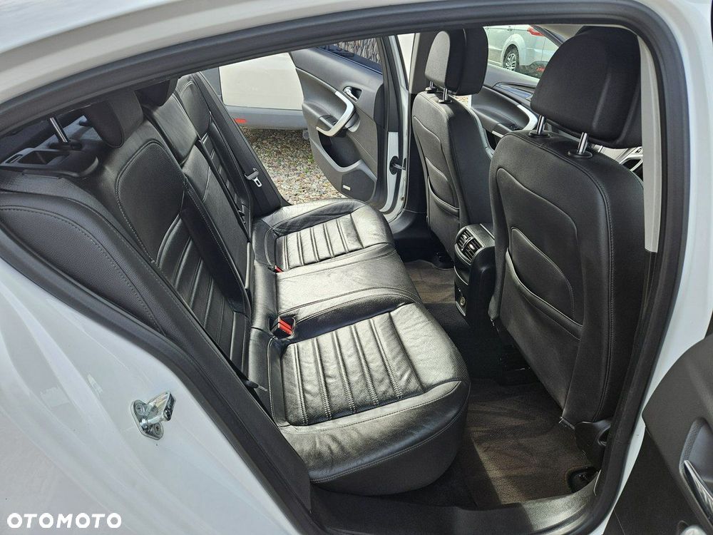 Opel Insignia - 10