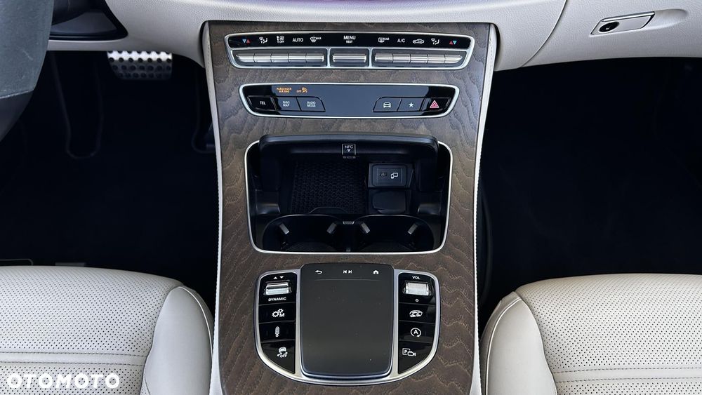 Mercedes-Benz Klasa E AMG 53 4-Matic+ - 21