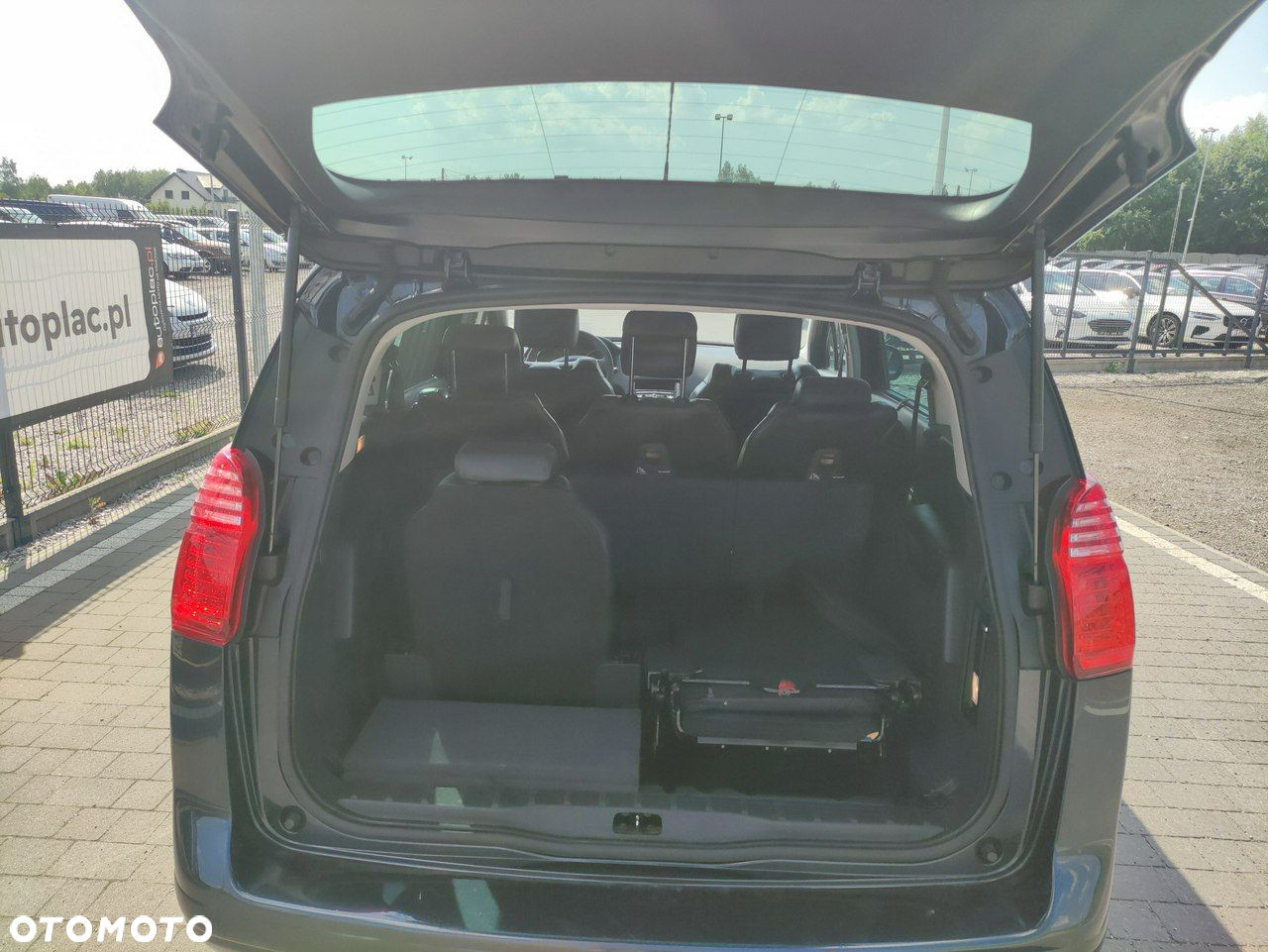 Peugeot 5008 - 24