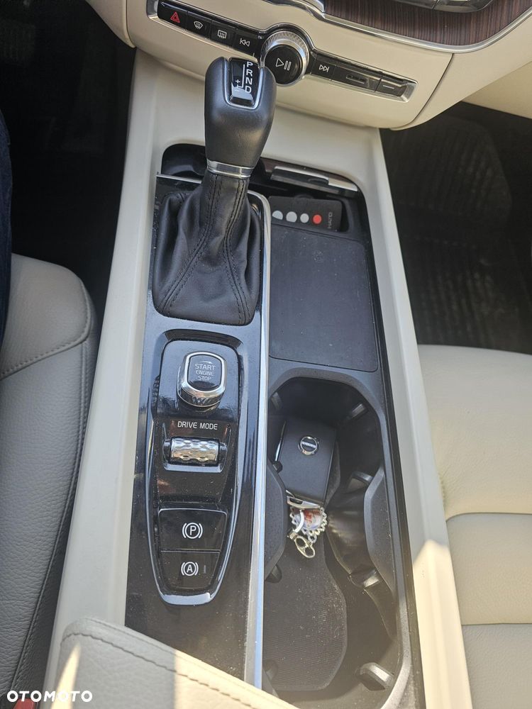 Volvo XC 60 T5 AWD Geartronic Momentum - 24