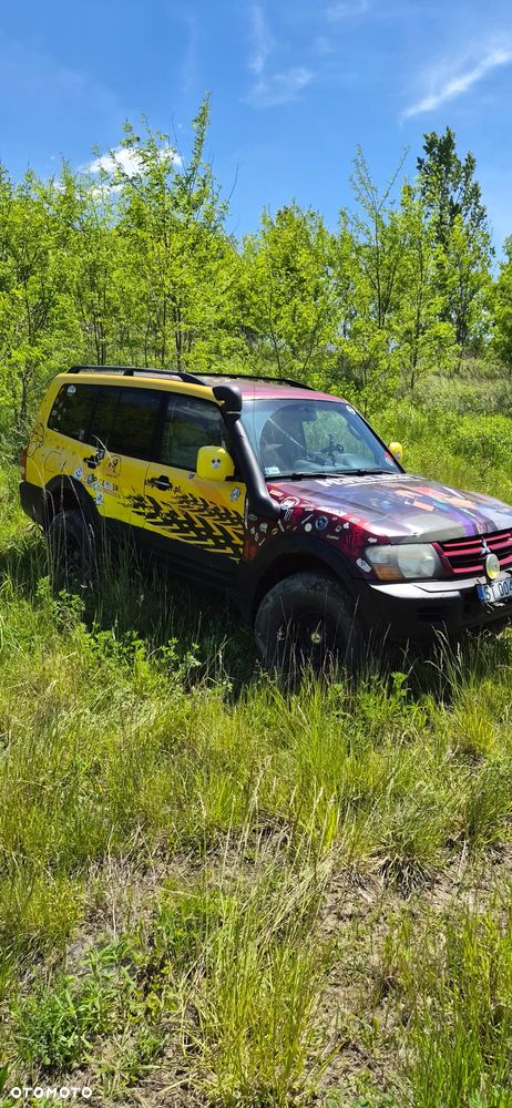 Mitsubishi Montero - 12