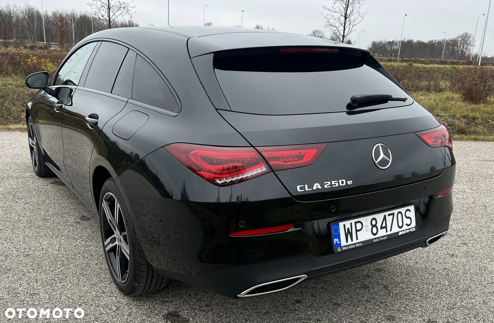 Mercedes-Benz CLA 250 e 8G-DCT Progressive - 4