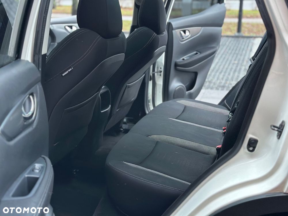 Nissan Qashqai 1.2 DIG-T N-Connecta EU6 - 29