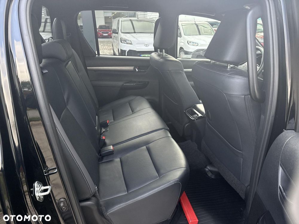 Toyota Hilux - 10