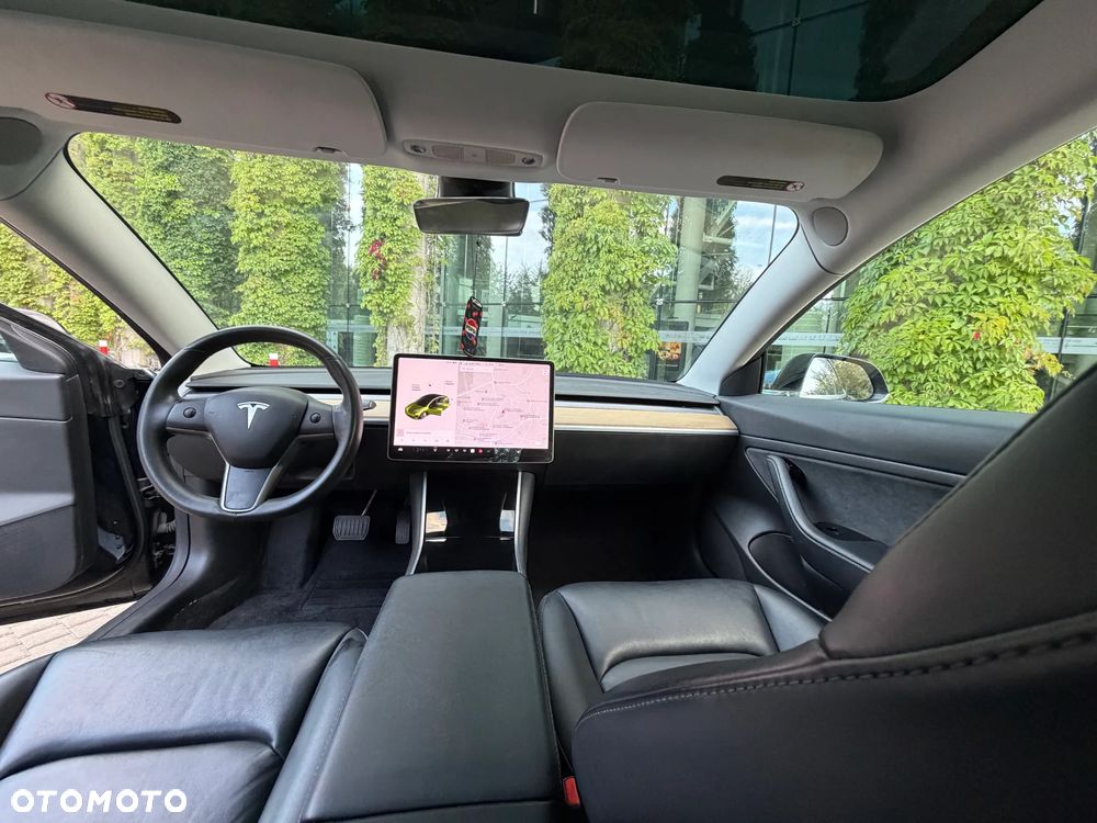 Tesla Model 3 - 7