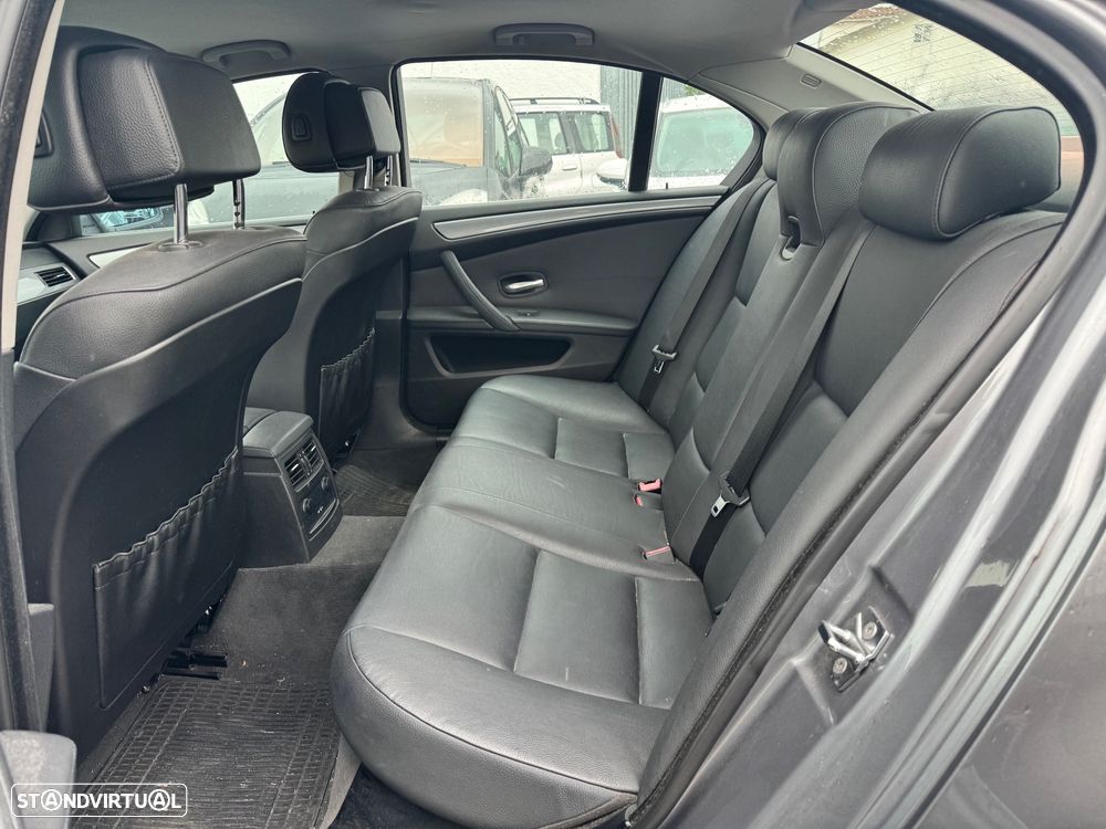 BMW 520 dA Executive - 10