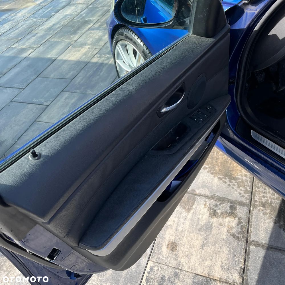 BMW Seria 3 325xi - 18