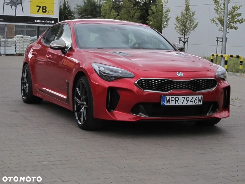 Kia Stinger - 1