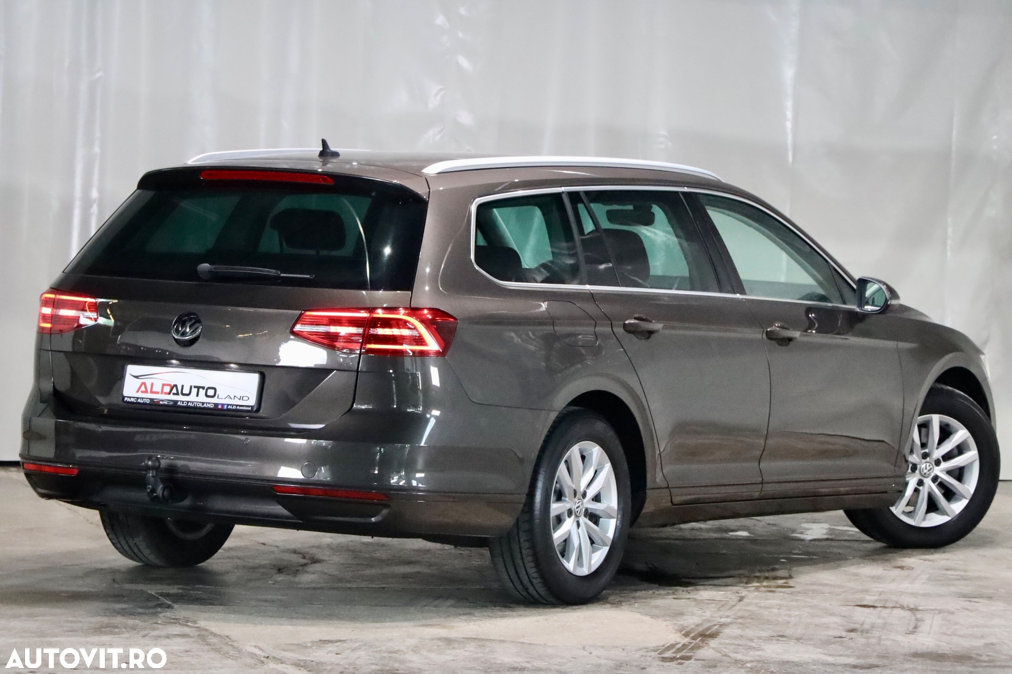 Volkswagen Passat Variant 1.6 TDI (BlueMotion Technology) Comfortline - 2