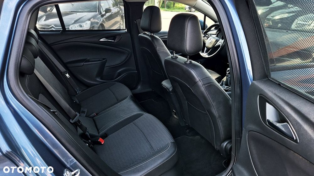 Opel Astra 1.6 T Elite S&S - 36