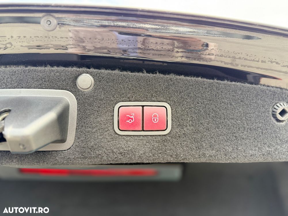 Mercedes-Benz S 500 4MATIC Aut - 26