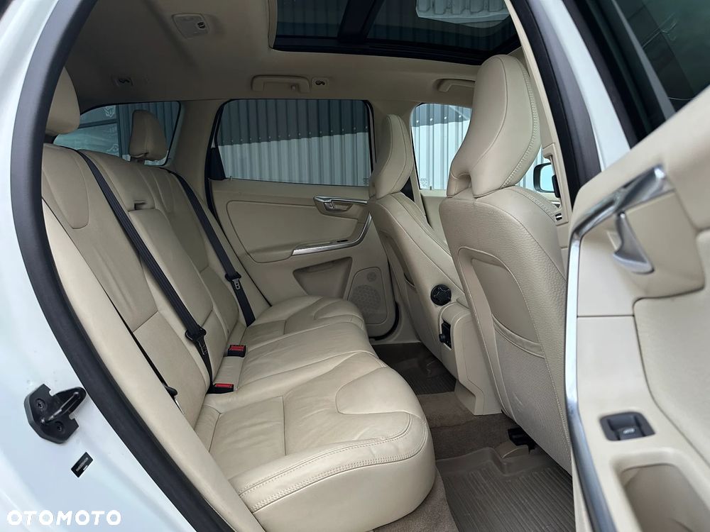Volvo XC 60 3.2 AWD Summum - 35
