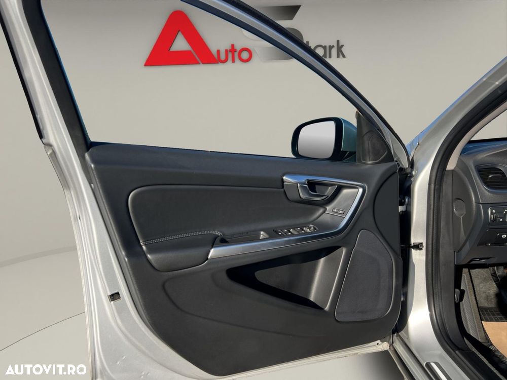 Volvo S60 D2 Momentum - 16