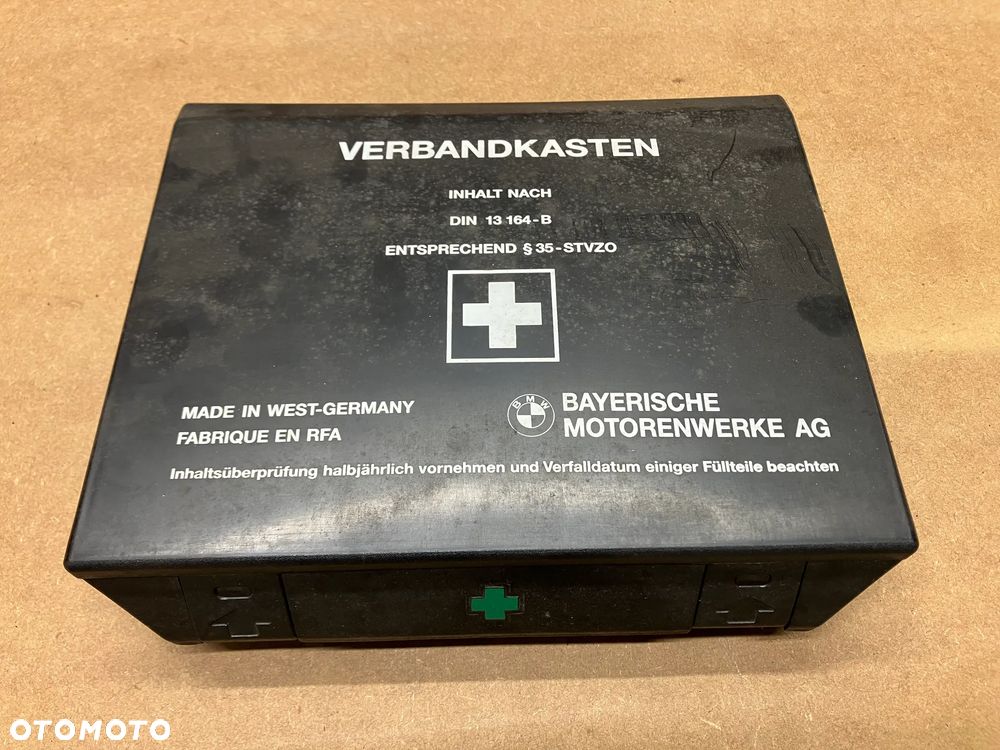APTECZKA ORYGINALNA BMW E32 E34 RARYTAS KOMPLETNA - 1