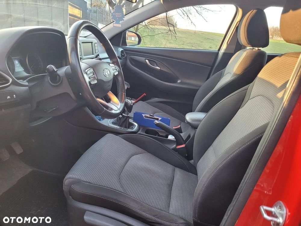 Hyundai i30 1.0 T-GDI Family+ - 11
