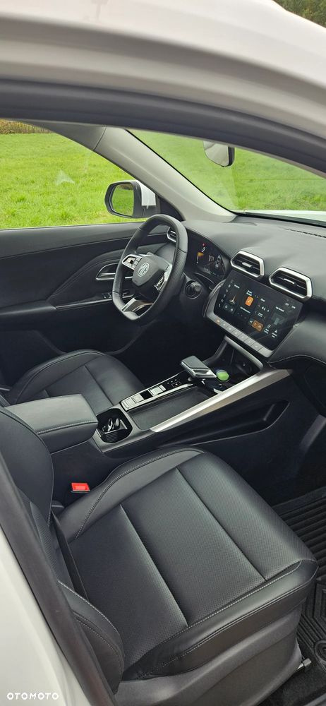 MG ZS Hybrid+ - 18