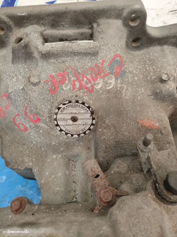 Caixa de velocidades Chrysler Voyager III 2.5 Crdi 116Cv 1999 Ref: A568 - 4