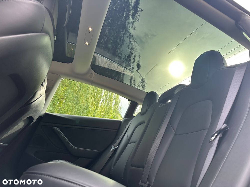 Tesla Model 3 - 16