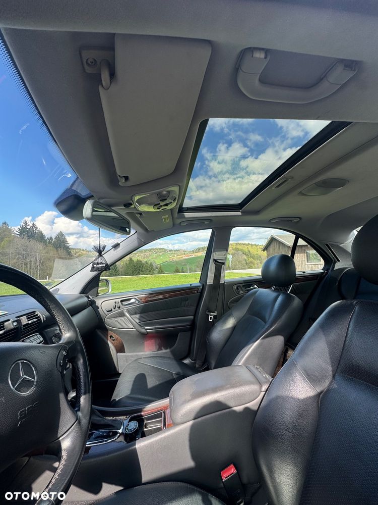 Mercedes-Benz Klasa C 320 Elegance - 12