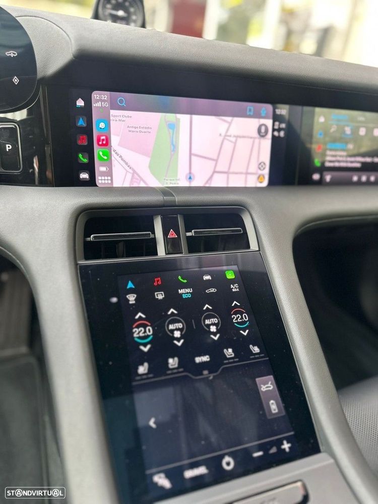 Porsche Taycan Cross Turismo 4S - 12